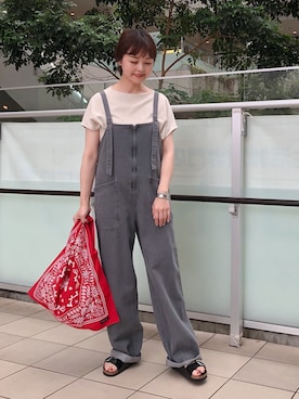 「EKAL（エカル）のアイテム（オールインワン・サロペット）」を使った、かみやまさん（レディース・160cm）の春コーディネート