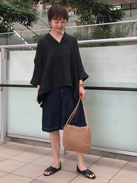 「URBAN RESEARCH DOORS（アーバンリサーチドアーズ）のペーパープレーンショルダーバッグ（ショルダーバッグ）」を使った、かみやまさん（レディース・160cm）の春コーディネート