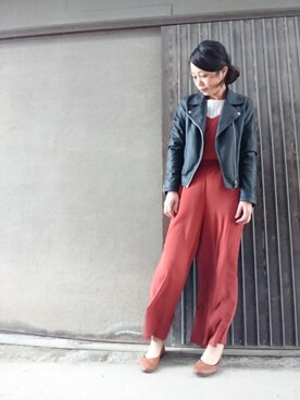 「大人カジュアル」｜「アイテム（サロペット/オーバーオール、オレンジ系）」を使った、おみつさん（レディース・162cm）の春コーディネート