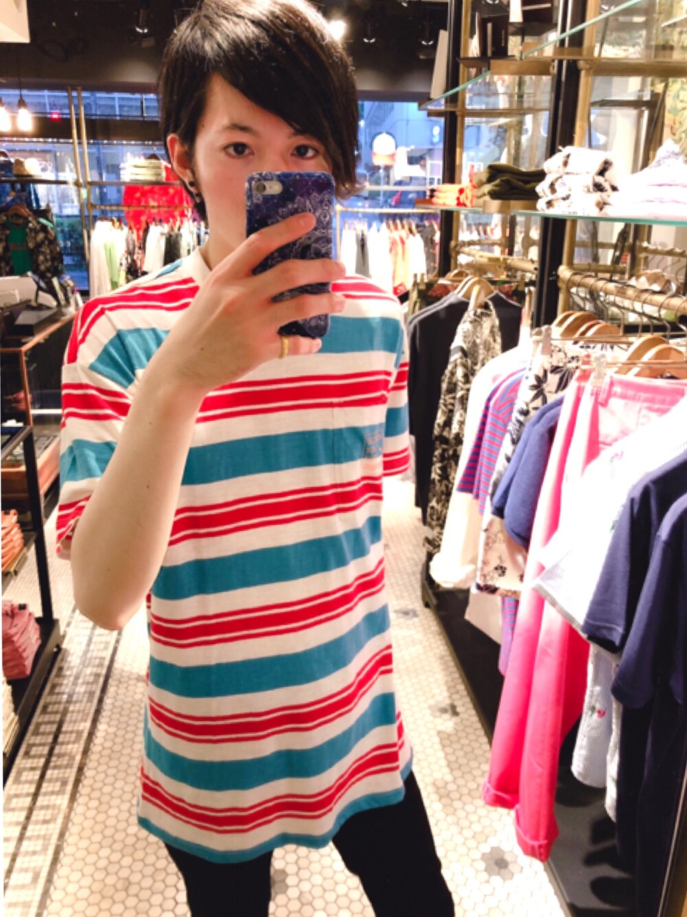 「ボーダー、カラフル、オーバーサイズ、夏コーデ、黒スキニー、scotch&soda、スコッチ＆ソーダ」｜「SCOTCH&SODAのアイテム（Tシャツ/カットソー、その他）」を使った、ikkyuさん（メンズ・180cm）の夏コーディネートの1枚目の写真