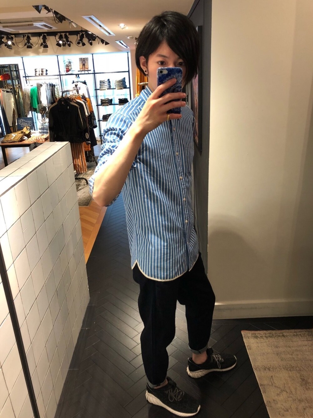 「scotch&soda、スコッチ＆ソーダ、秋のコーデ、ストライプ、デニムチノ、きれいめカジュアル」｜「SCOTCH&SODAのアイテム（シャツ/ブラウス、ブルー系）」を使った、ikkyuさん（メンズ・180cm）の夏コーディネートの1枚目の写真