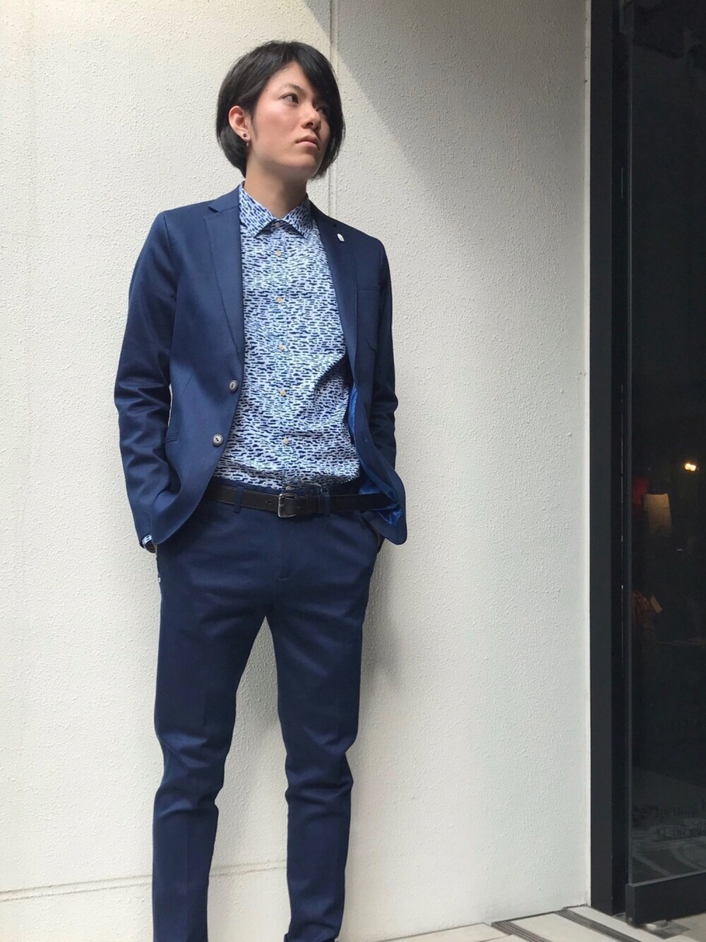 「ジャケット、セットアップ、柄シャツ、秋のコーデ、フォーマル、scotch&soda、スコッチ＆ソーダ」｜「SCOTCH&SODAのインディゴテーラードジャケット 【150463】（テーラードジャケット、ブルー系）」を使った、ikkyuさん（メンズ・180cm）の秋コーディネートの1枚目の写真