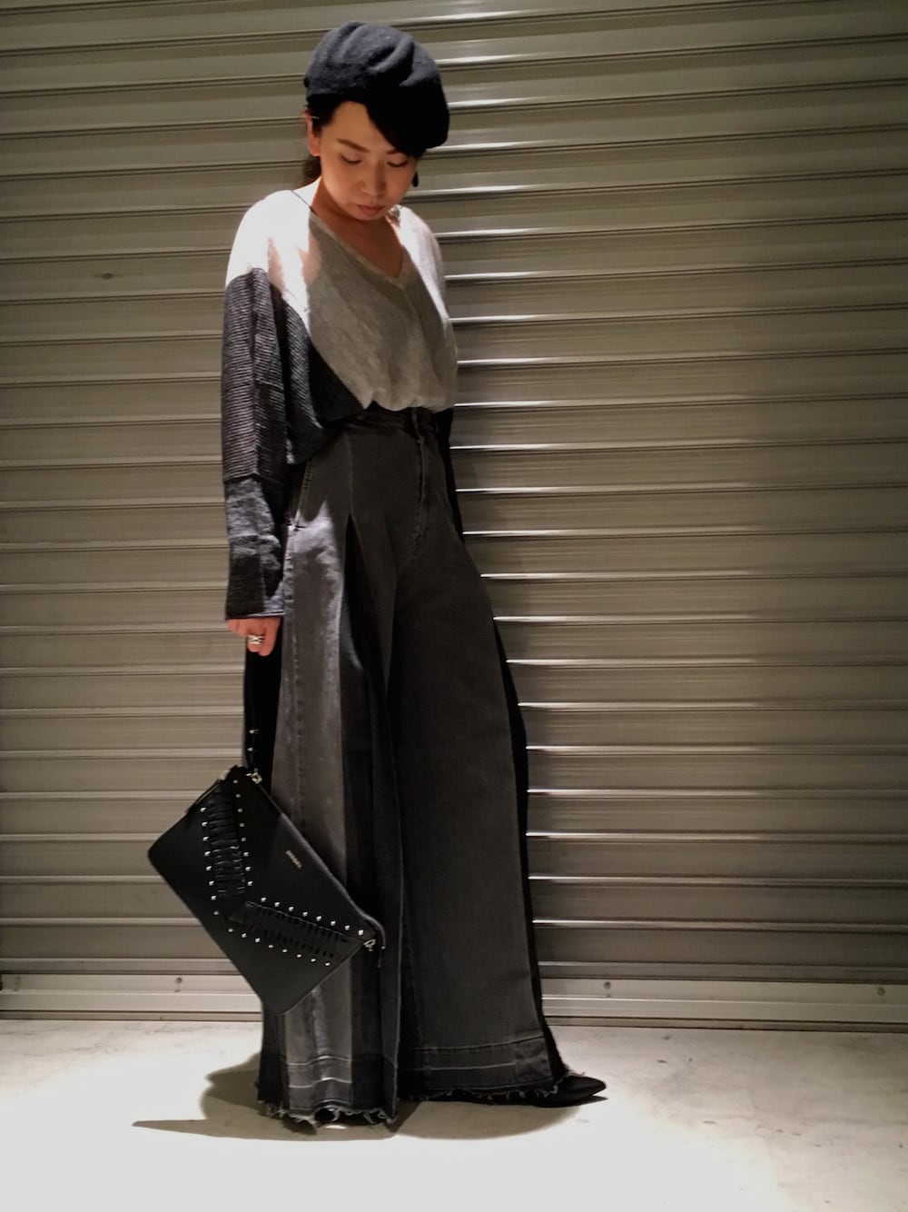 「大人カジュアル、パンツスタイル、秋服、ワイドパンツ」｜「DIESELの00S2UJ0WAOU（ニット/セーター、グレー系）」を使った、Nishimuraさん（レディース・162cm）の秋コーディネートの1枚目の写真