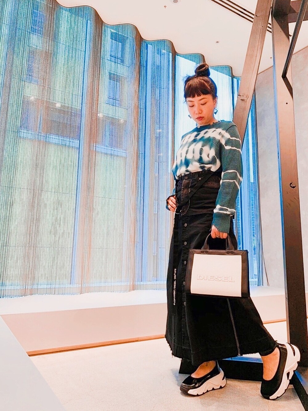 「カジュアルコーデ、大人カジュアル、キレイめ、Diesel Ginza、Diesel」｜「DIESELのレディース ニット　タイダイ柄長袖ニットトップス（ニット/セーター、グリーン系）」を使った、Nishimuraさん（レディース・162cm）の夏コーディネートの1枚目の写真