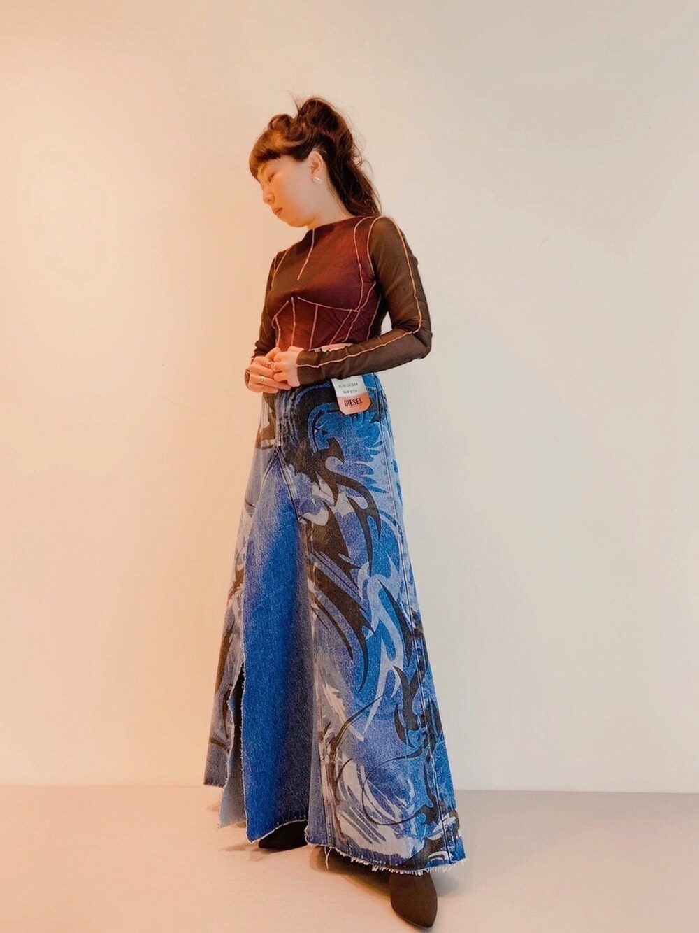 「カジュアル、大人カジュアル、Diesel、スカート」｜「DIESELのレディース ワンピース　メッシュレイヤードスリムドレス（ワンピース、ピンク系）」を使った、Nishimuraさん（レディース・162cm）の秋コーディネートの1枚目の写真