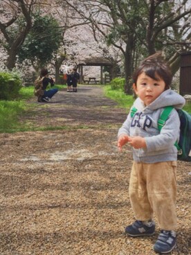 「babygap」｜「アイテム（サロペット/オーバーオール）」を使った、shota*さん（キッズ・80cm）の春コーディネート