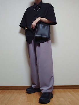 「黒シャツ」｜「アイテム（ピンク系）」を使った、Yumaさん（メンズ・169cm）の夏コーディネート