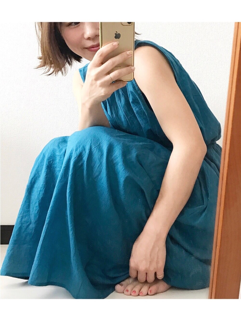 「マキシ丈ワンピース、マキシワンピ、ターコイズブルー、夏コーデ、夏、URBAN RESEARCH、アーバンリサーチ、シンプル、シンプルコーデ」｜「URBAN RESEARCHの UR ギャザーマキシワンピース（ワンピース、ブルー系）」を使った、mayuさん（レディース・153cm）の春コーディネートの1枚目の写真