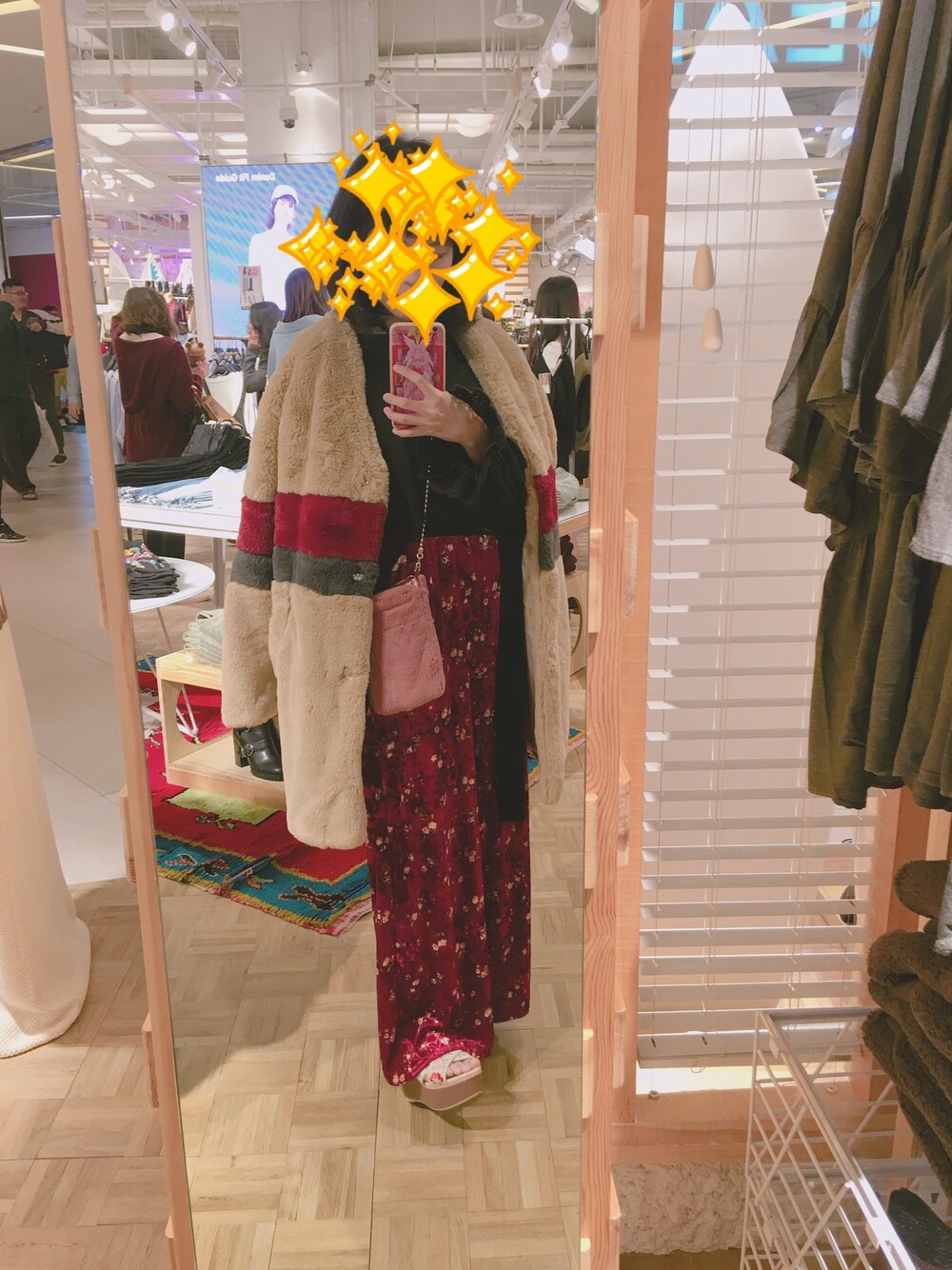「LOWRYS FARMのアイテム（トップス、ブラック系）」を使った、ゆうちゃんʕ•̀ω•́ʔ✧さん（レディース・155cm）の秋コーディネートの1枚目の写真