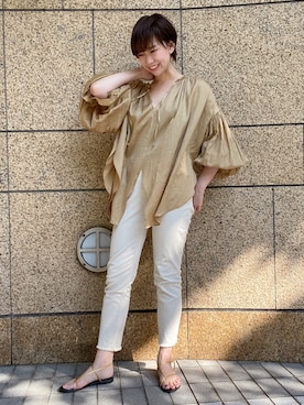 「アイテム（サンダル、ゴールド系）」を使った、H.Nakaokaさん（レディース・165cm）の春コーディネート