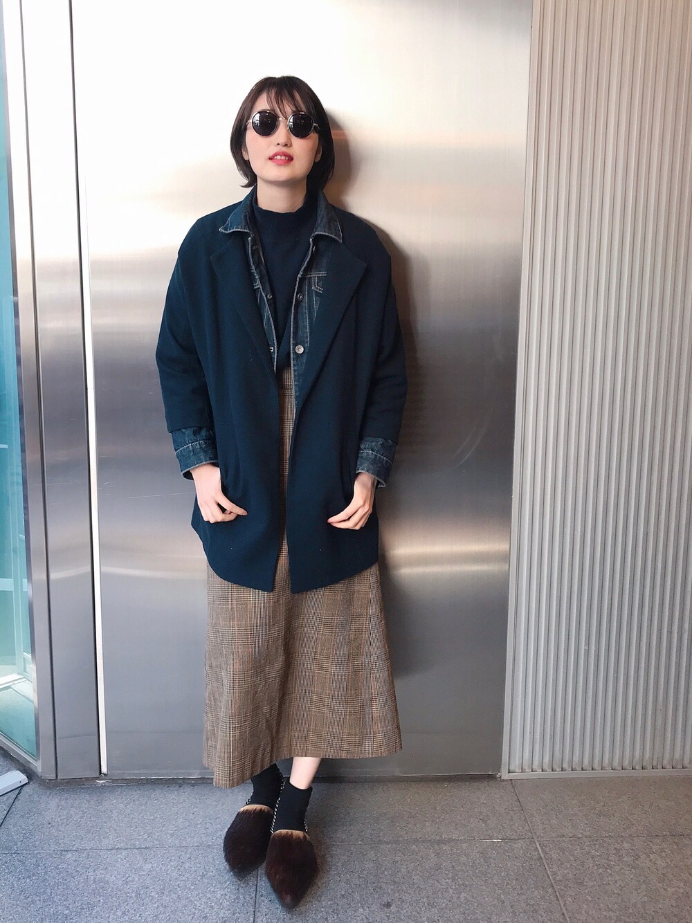 金子真由美さんの「UWSC チェック タイト ロングスカート（UNITED ARROWS）」を使ったコーディネート