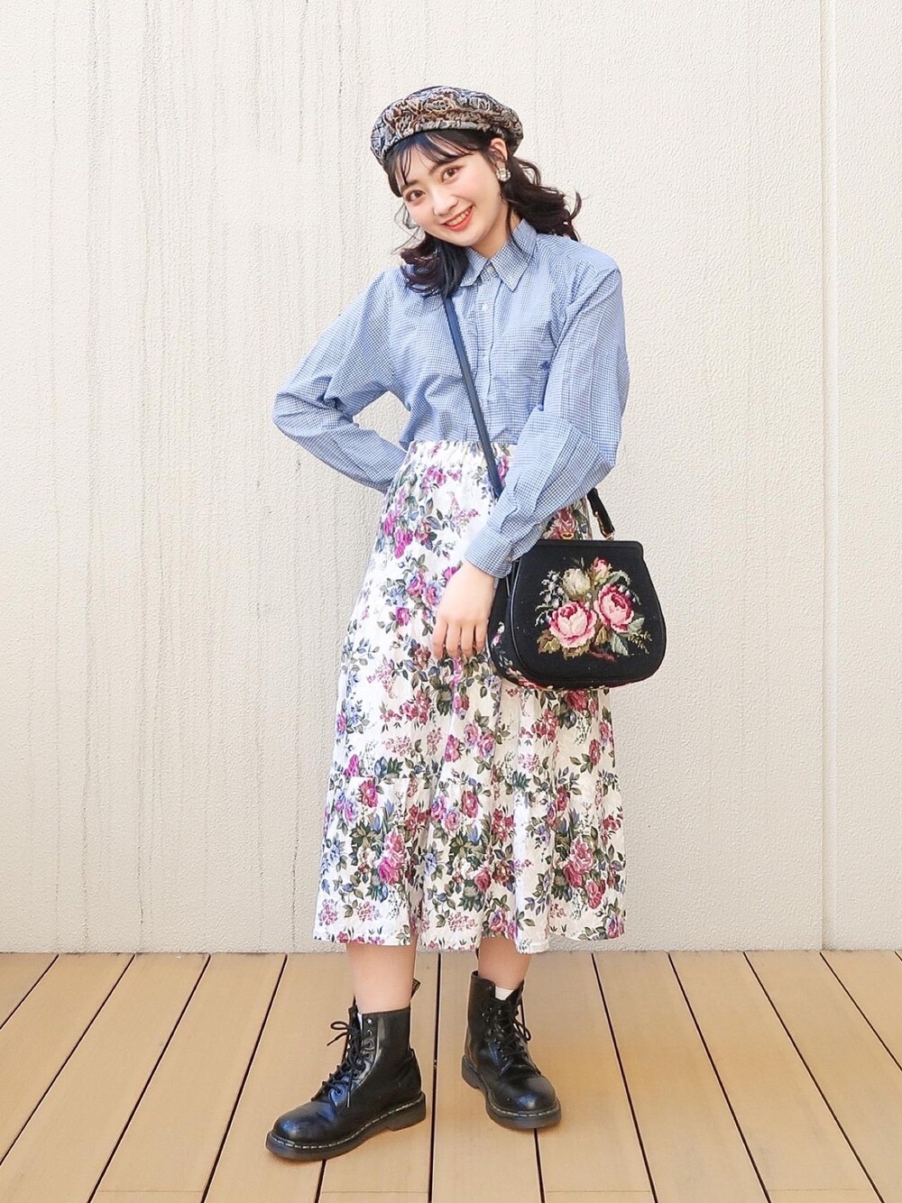 「休日スタイル、花柄スカート、古着MIX、はるコーデ、ベレー帽、おしゃれさんと繋がりたい」｜「POLOのアイテム（ポロシャツ、ブルー系）」を使った、Mojoさん（レディース・160cm）の夏コーディネートの1枚目の写真