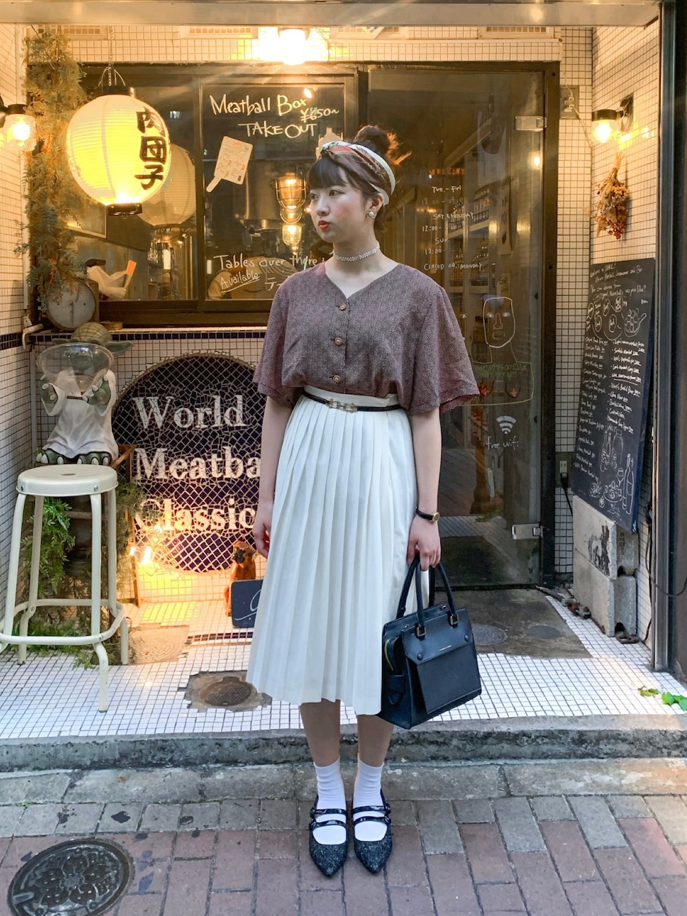 「休日スタイル、古着好きな人と繋がりたい、古着コーデ、プリーツスカート、Lilybrown」｜「LILY BROWNのアイテム（パンプス、ブラック系）」を使った、Mojoさん（レディース・160cm）の夏コーディネートの1枚目の写真