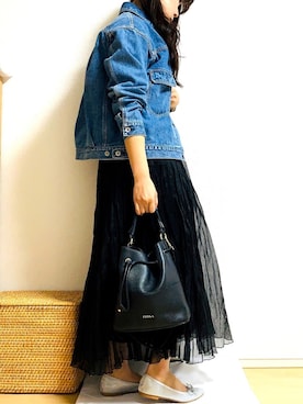 「アイテム（レインシューズ、シルバー系）」を使った、yuiwooさん（レディース・165cm）の春コーディネート