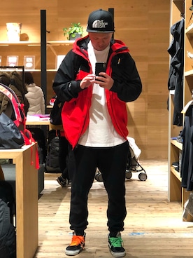 「クリスマス」｜「アイテム（マウンテンパーカー）」を使った、ayukazuさん（メンズ・178cm）の冬コーディネート