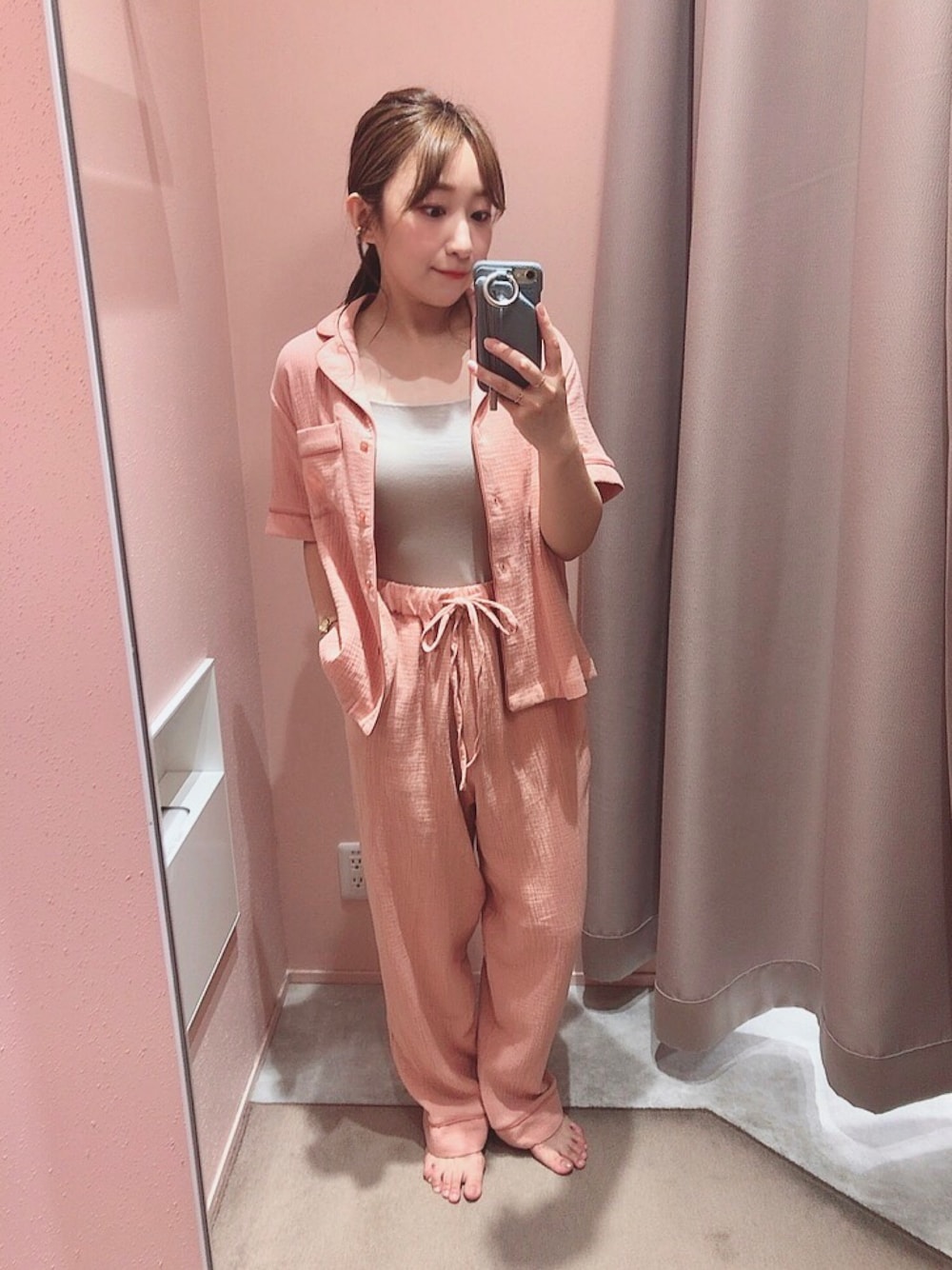 「低身長コーデ、おうちファッション、おうち時間、おうちスタイル、パジャマ、ガーゼ素材、ビジュリィ、ルームウェア、ワイドパンツ、ピンク」｜「bijorieのコットンガーゼ パジャマ／半袖（ルームウェア/パジャマ、ピンク系）」を使った、★suzuyukiさん（レディース・151cm）の夏コーディネートの1枚目の写真