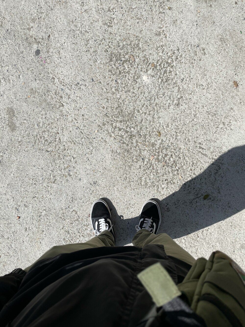 「VANS、Filter017、UNIQLO」｜「VANSのアイテム（スニーカー、ブラック系）」を使った、weizhixuanさん（メンズ・174cm）の冬コーディネートの1枚目の写真