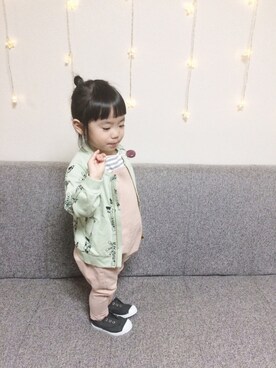 「Cienta（シエンタ）のアイテム（モカシン/デッキシューズ）」を使った、Omoさん（キッズ・80cm）の冬コーディネート
