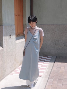 「muuraのアイテム（ジャンパースカート、ブルー系）」を使った、zoeeeさん（レディース・155cm）の春コーディネート