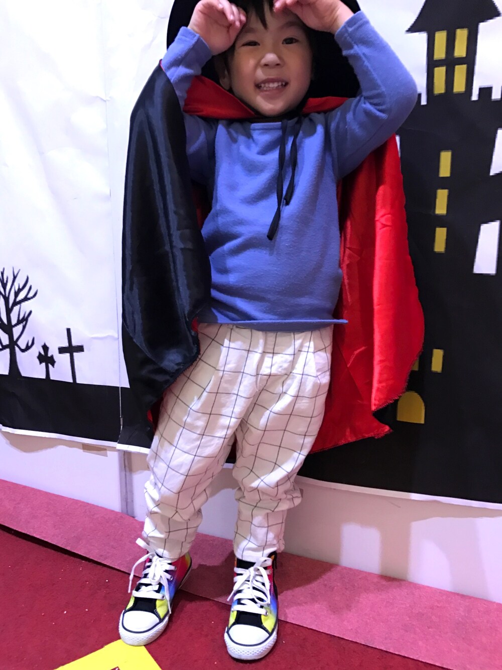 「wearhalloween2017、ハロウィン、男の子、休日スタイル、3歳、カジュアル」｜「CONVERSEのCONVERSE コンバース CLD AS N COLORFULTIEDYE Z HI チャイルド オールスター N カラフルタイダイ Z HI 32711613(15-22) RAINBOW（スニーカー、その他）」を使った、sou...iさん（キッズ・100cm）の秋コーディネートの1枚目の写真