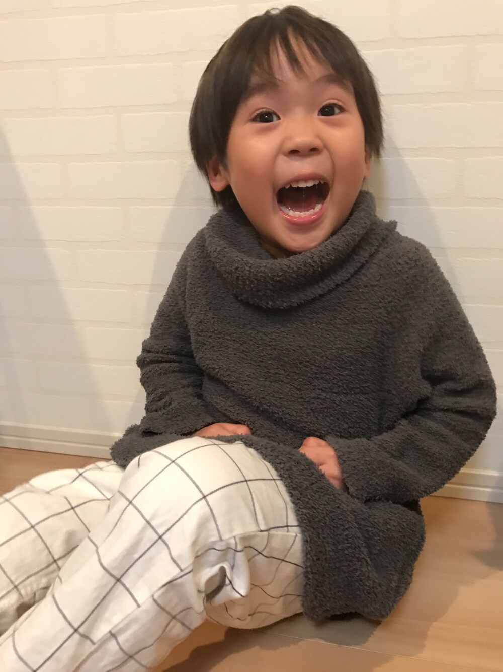 「キッズファッション、おとこのこ、休日スタイル、冬コーデ、4歳、無印良品、グローバルワーク(GLOBAL WORK)」｜「無印良品のアイテム（チュニック、グレー系）」を使った、sou...iさん（キッズ・100cm）の秋コーディネートの1枚目の写真