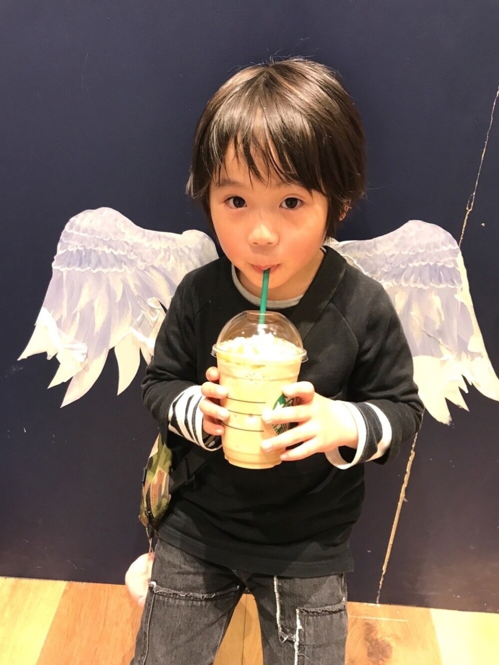 「カジュアルコーデ、男の子コーデ、デニムパンツ、ボーダー、キッズコーデ、年長、幼稚園、平成最後のWEARISTAセンバツ、ブランシェス、チャオパニックティピー(CIAOPANIC TYPY)」｜「BRANSHESのクレイジーボーダー長袖Tシャツ（Tシャツ/カットソー、ブラック系）」を使った、sou...iさん（キッズ・100cm）の春コーディネートの1枚目の写真