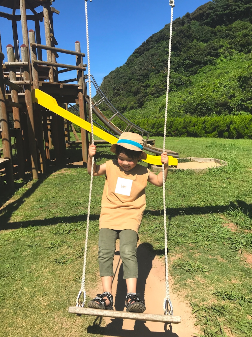 「夏、キッズコーデ、男の子コーデ、チャオパニックティピー(CIAOPANIC TYPY)、LEE、ブランシェス、5歳、年長」｜「BRANSHESのストレッチツイル7分丈パンツ（その他パンツ、グリーン系）」を使った、sou...iさん（キッズ・110cm）の夏コーディネートの1枚目の写真