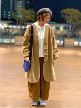 キャスケットを使った 白パーカー のレディース人気ファッションコーディネート Wear