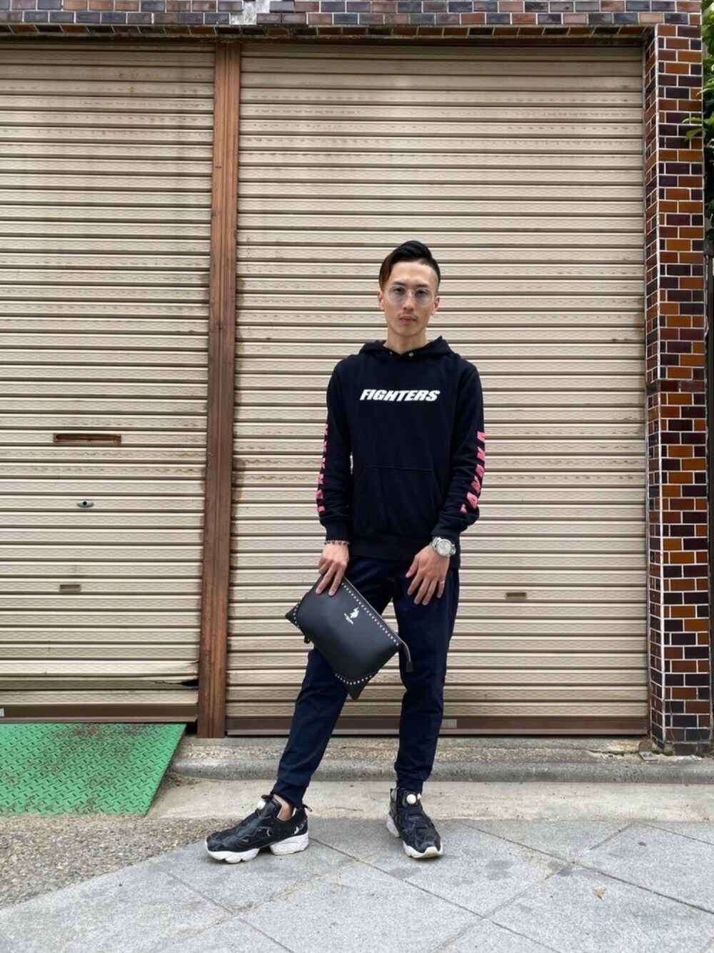 「春夏コーデ、田中賢介、パーカー、スポーツミックス、インスタポンプフューリー、JINS、北海道日本ハムファイターズ、gagamilano、UNIQLO、uspolo」｜「JINSの【Minimal Metal】（メガネ、シルバー系）」を使った、ゆうや。さん（メンズ・173cm）の春コーディネートの1枚目の写真