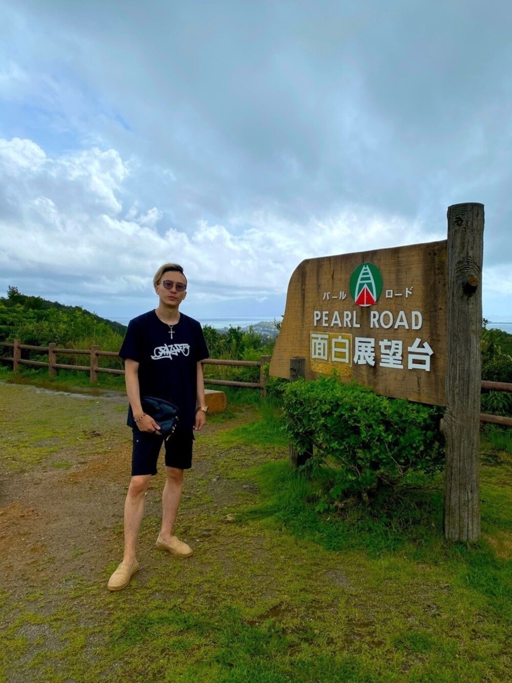 「旅行、Tシャツ、ショートパンツ、JINS、CRAZY JET、gshock、handmade、nano・universe、ｏｒｏｂｉａｎｃｏ、gaimo」｜「JINSの【Combination Airframe -refine- 】（メガネ、ブラック系）」を使った、ゆうや。さん（メンズ・173cm）の秋コーディネートの1枚目の写真