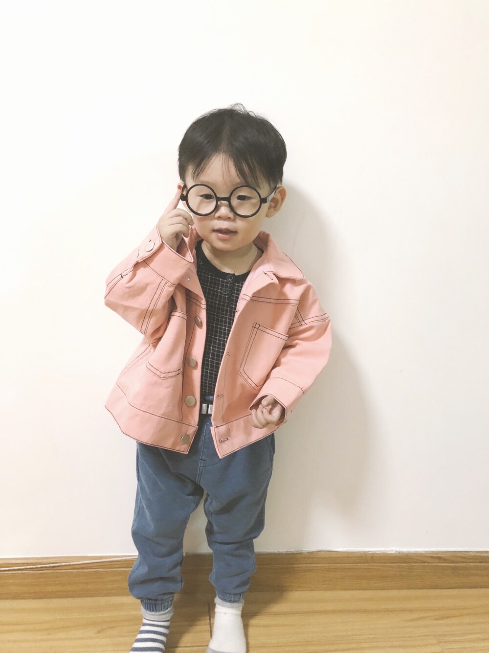 「淘宝：biu哥家」｜「biu哥家のアイテム（アンダーウェア、ピンク系）」を使った、BIU哥呀さん（キッズ・80cm）の秋コーディネートの1枚目の写真