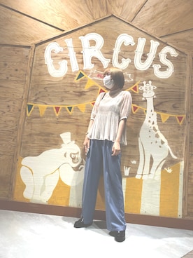 「w closet（ダブルクローゼット）のアイテム（シャツ/ブラウス、ベージュ系）」を使った、irohanihohetonさん（レディース・157cm）の秋コーディネート