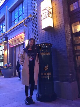 「Yeezy（イージー）のアイテム（アクセサリー）」を使った、出息大呢さん（レディース・168cm）の秋コーディネート