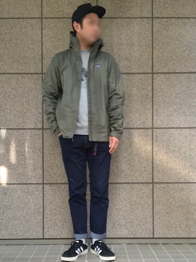 patagoniaのマウンテンパーカー（グリーン系）を使った人気