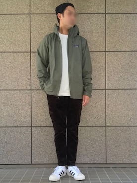 patagoniaのマウンテンパーカー（グリーン系）を使った人気