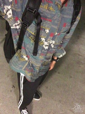 「総柄トップス」｜「アイテム（その他）」を使った、明日葉さん（メンズ・168cm）の秋コーディネート