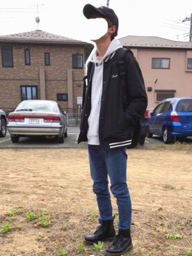 「プルオーバーパーカー」｜「アイテム（バッグ）」を使った、明日葉さん（メンズ・168cm）の春コーディネート