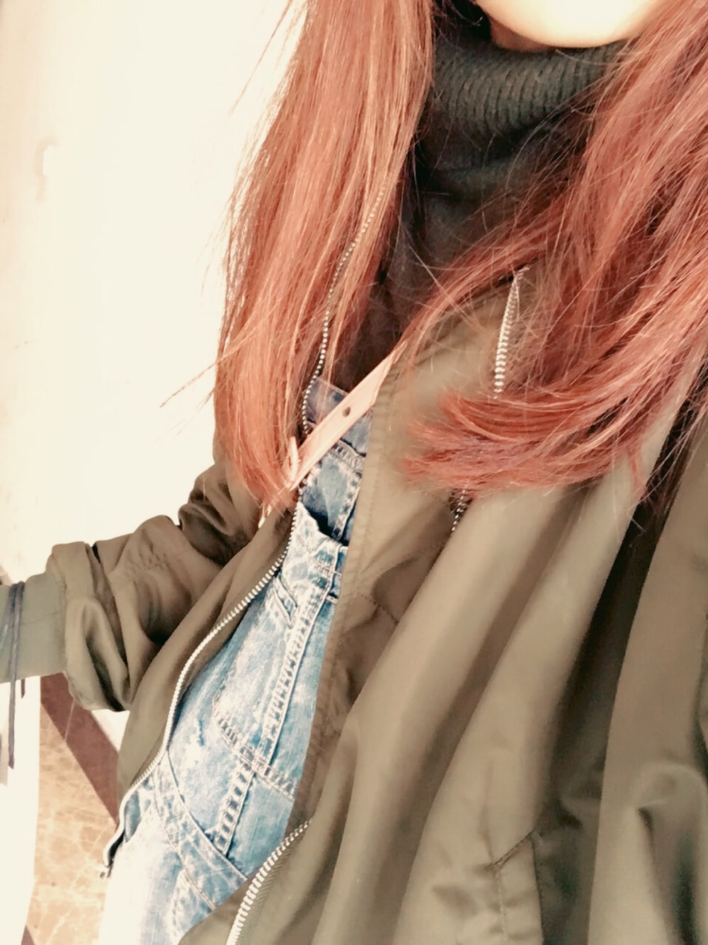 「URのアイテム（デニムパンツ、ブルー系）」を使った、不呛人的小辣椒さん（レディース・157cm）の春コーディネートの1枚目の写真
