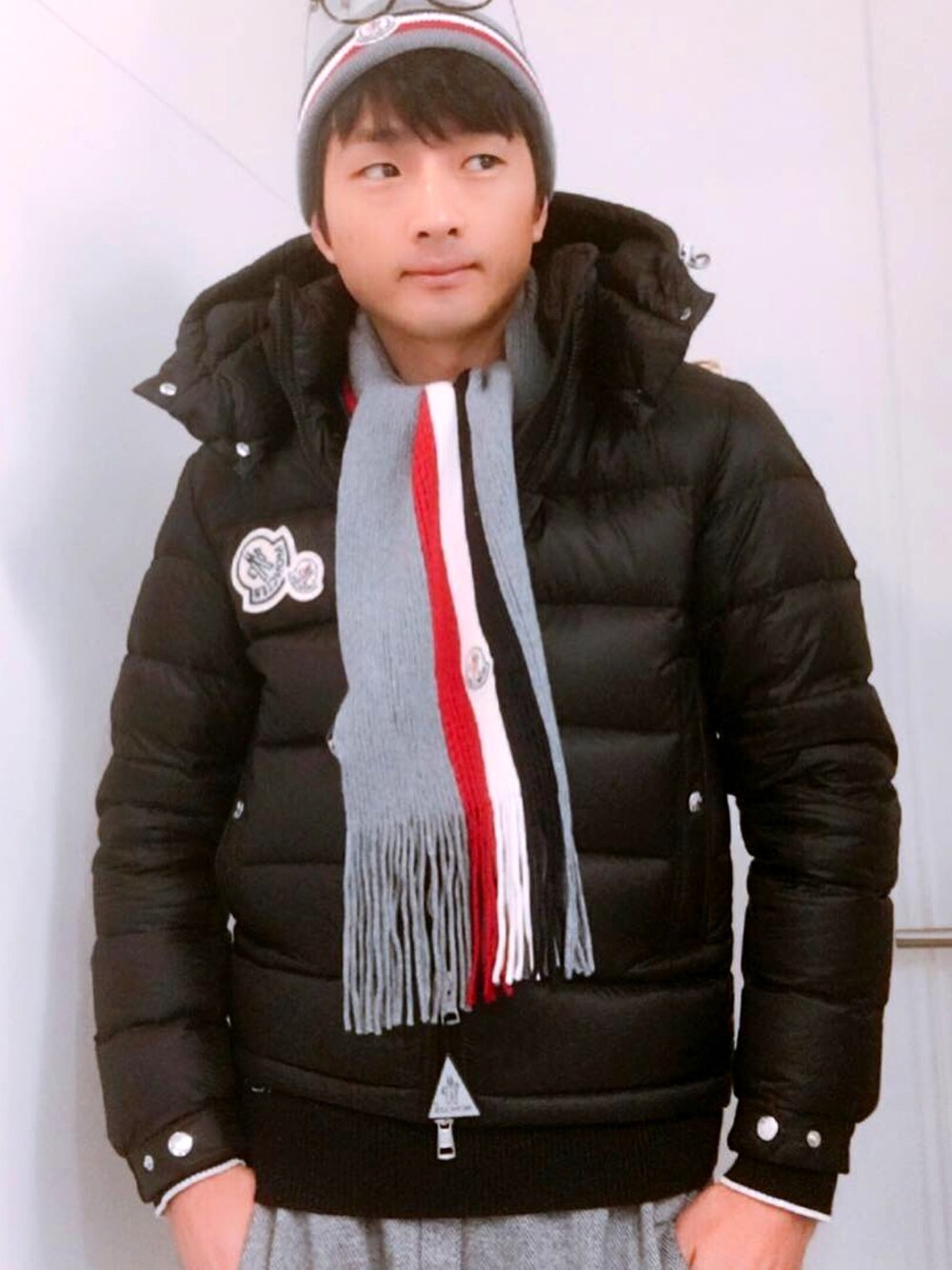 モンクレール⭐︎キッズ⭐︎ニットキャップマフラーセット⭐︎新品 モンクレール⭐︎キッズ⭐︎ニットキャップマフラーセット⭐︎新品