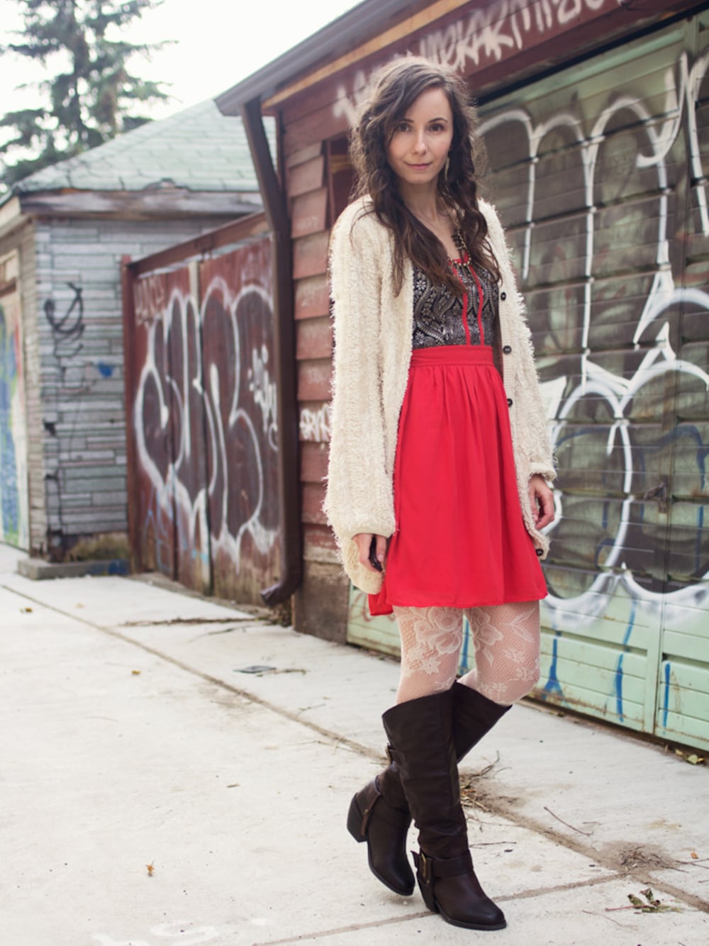 「cardigan、dress、FOREVER 21、lace、spaghetti strap、sweater、Tights」｜Joannaさんの秋コーディネートの1枚目の写真