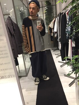 「STUDIOUS（ステュディオス）のSTUDIOUS マルチストライプクルーネックロンT（Tシャツ/カットソー、ブラック系）」を使った、たにもとさん（メンズ・175cm）の夏コーディネート