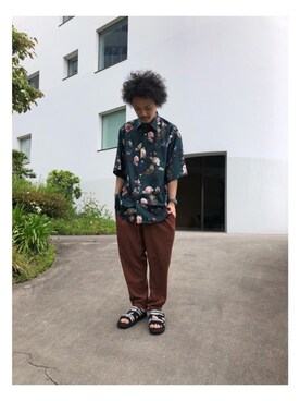 「JOHN LAWRENCE SULLIVAN（ジョンローレンスサリバン）の【 JOHN LAWRENCE SULLIVAN】STUDIOUS限定復刻 総柄Flower S/S Shirt（シャツ/ブラウス、グリーン系）」を使った、たにもとさん（メンズ・175cm）の春コーディネート
