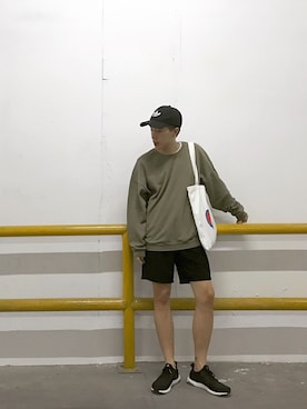 「PULL&BEAR（プルアンドベア）のアイテム（カーゴパンツ）」を使った、山姆大叔さん（メンズ・175cm）の夏コーディネート