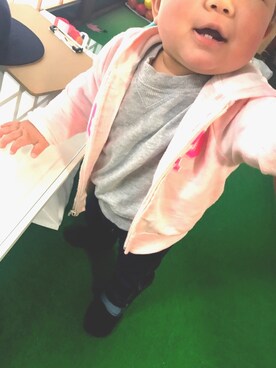 「babygap」｜「アイテム（スウェット）」を使った、Hiiii☺︎さん（キッズ・70cm）の春コーディネート