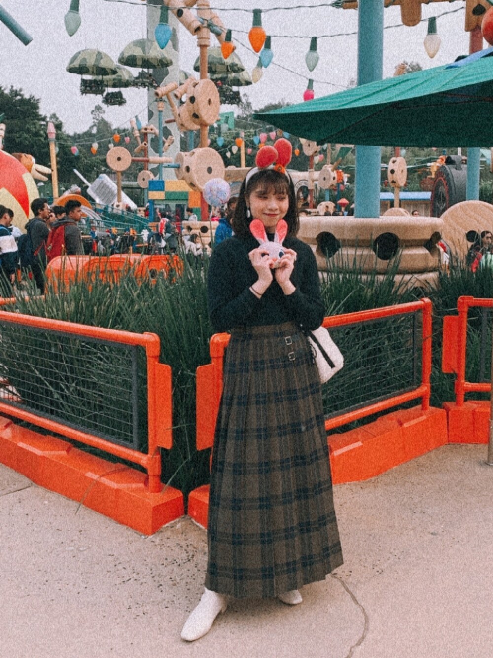 「ootd、LOWRYS FARM、UNIQLO」｜「LOWRYS FARMのチェックキルトスカート　855008（スカート、ブラウン系）」を使った、𝖒𝖒𝖎𝖈𝖍𝖊𝖑𝖑𝖊𝖈さん（レディース・163cm）の冬コーディネートの1枚目の写真