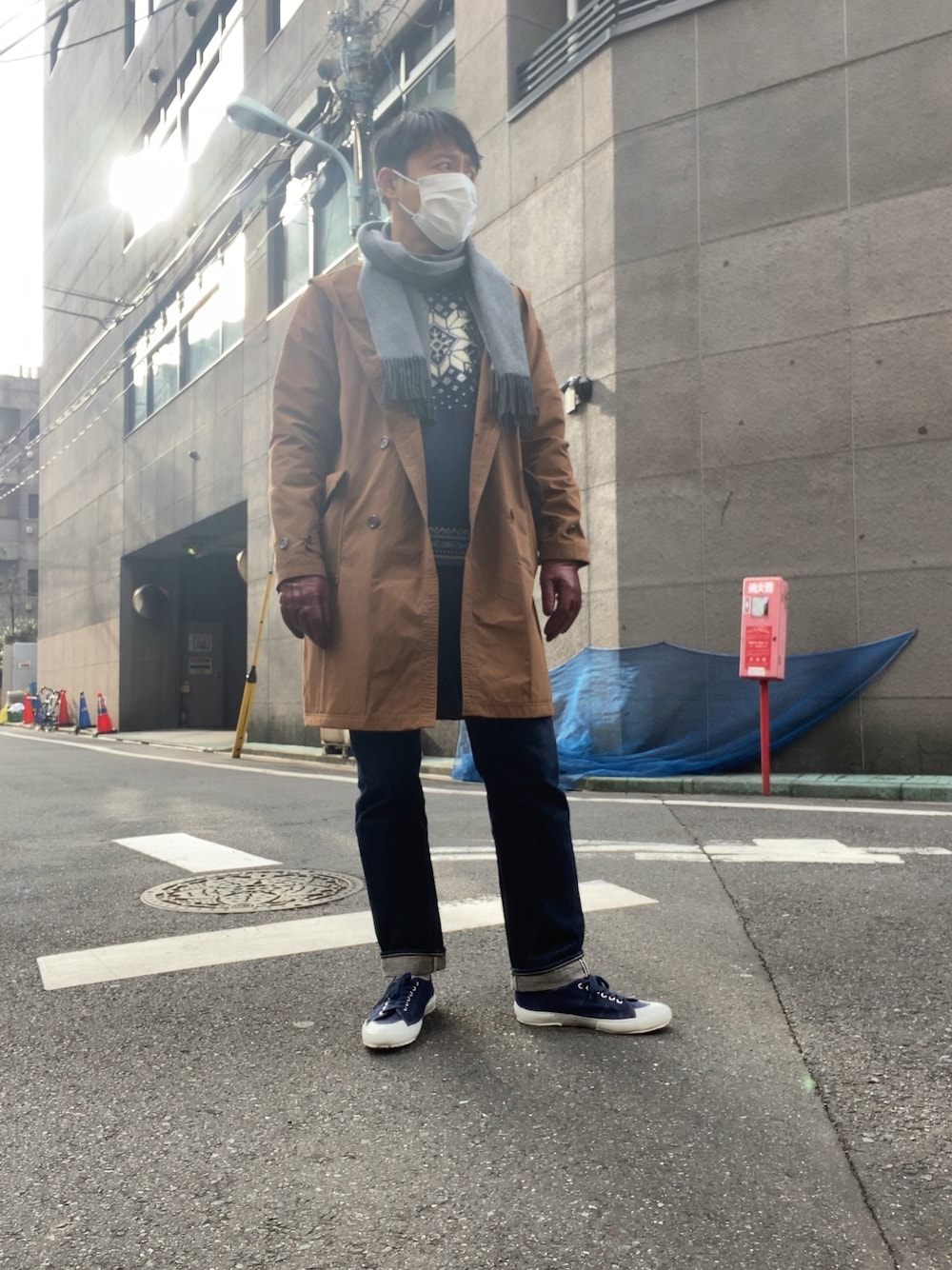 「大人カジュアル、大人コーデ、シンプル、スニーカー、デニム、私の推しブランド、ラフコーデ」｜「イタリア軍のアイテム（スニーカー、ブルー系）」を使った、manpou1984さん（メンズ・175cm）の冬コーディネートの1枚目の写真