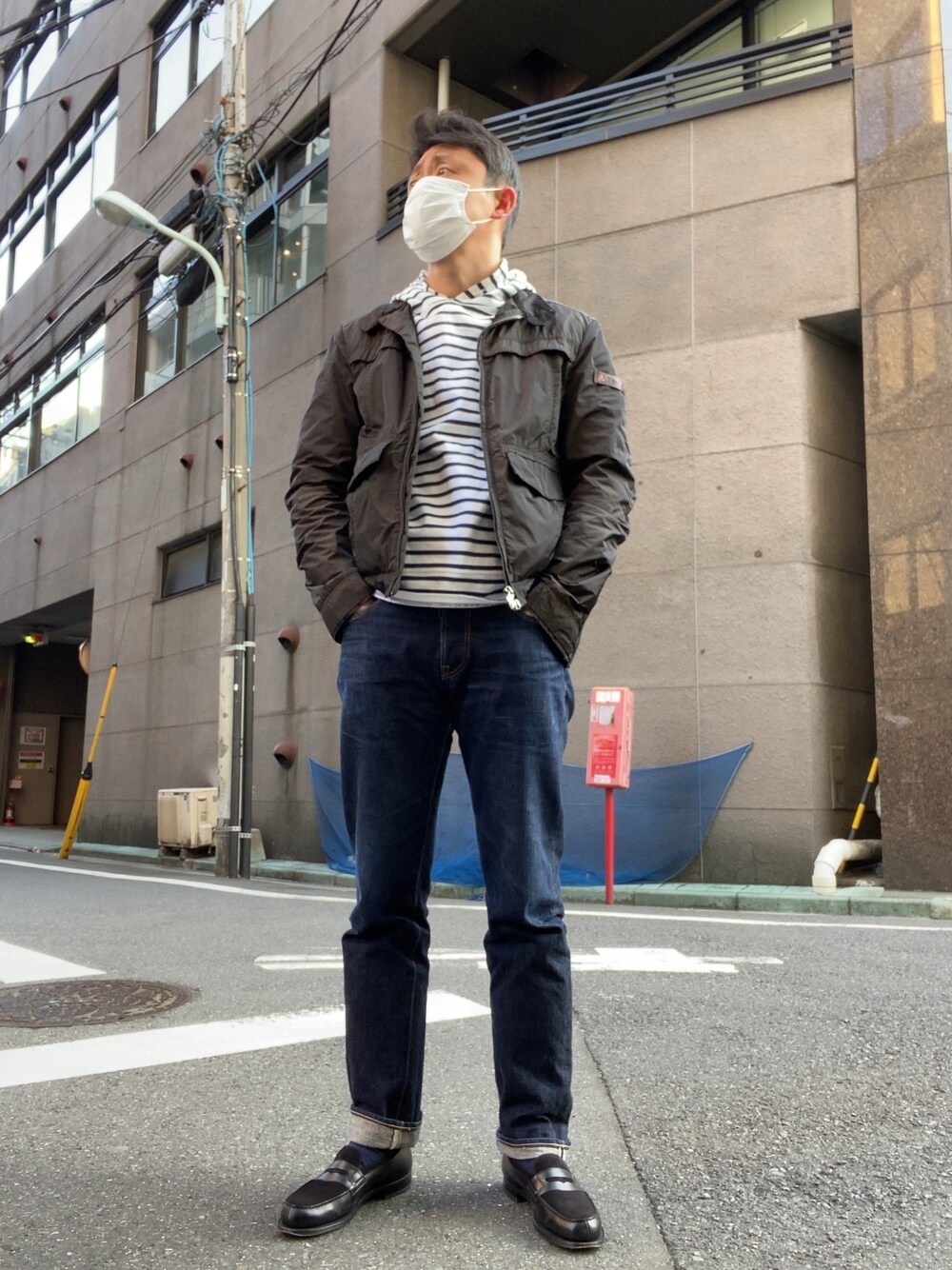「デニム、ローファー、マリン、パーカー、jm.weston、ピューテリー」｜「J.M. WESTONのアイテム（ローファー、ブラック系）」を使った、manpou1984さん（メンズ・175cm）の春コーディネートの1枚目の写真