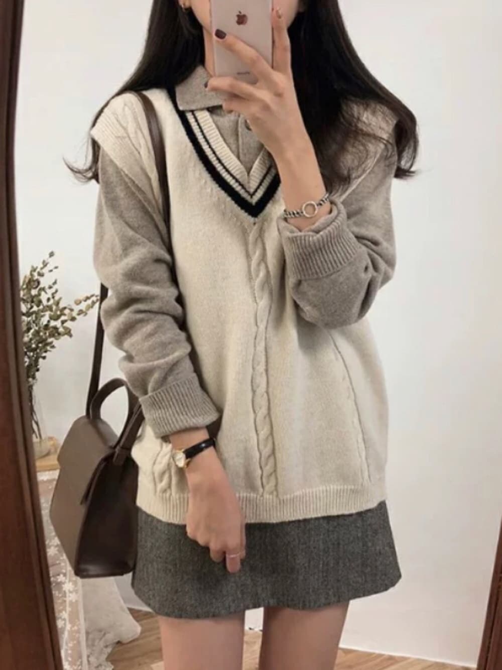 「ミニスカート、デート、デートスタイル（WOMEN）、デートコーデ、休日スタイル、休日コーデ、学校、学校私服、学校こーで、ブリティッシュ」｜「no brandのCO047: グレータイトミニスカート（スカート、その他）」を使った、coconi.selectさん（レディース・165cm）の春コーディネートの1枚目の写真