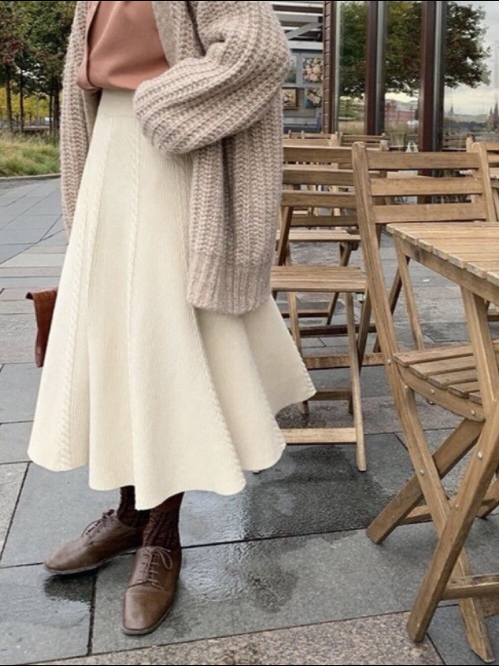 「きれいめカジュアル、プチプラコーデ、オトナカジュアル、カジュアル、はるコーデ、おしゃれさんと繋がりたい、今日のコーデ、ゆるコーデ、大人ガーリー、ママコーデ」｜「no brandのCO252: ハイウエストニットスカート（スカート、その他）」を使った、coconi.selectさん（レディース・165cm）の春コーディネートの1枚目の写真