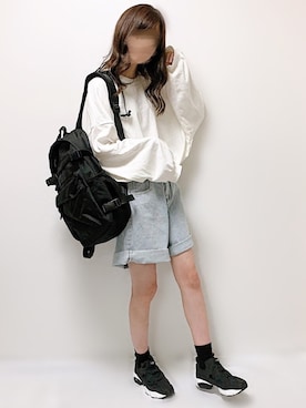 「黒リュック」｜「アイテム（スウェット）」を使った、aikoさん（レディース・165cm）の秋コーディネート